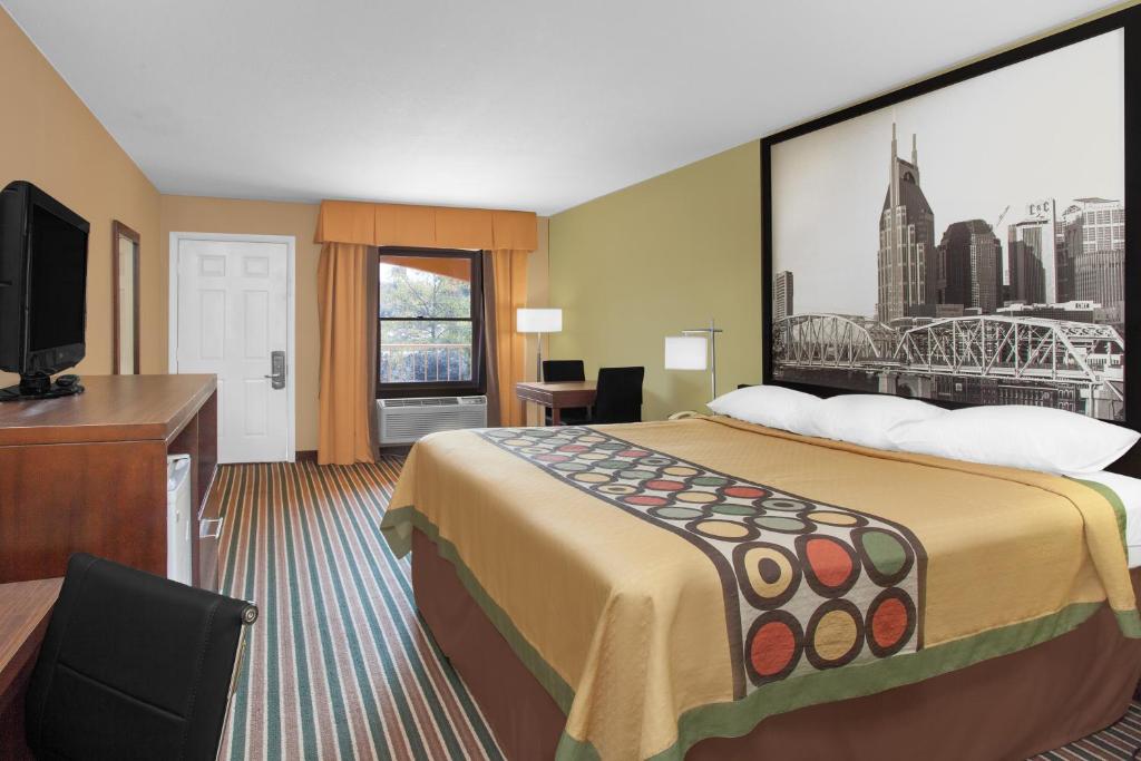 Super 8 by Wyndham Nashville West photo