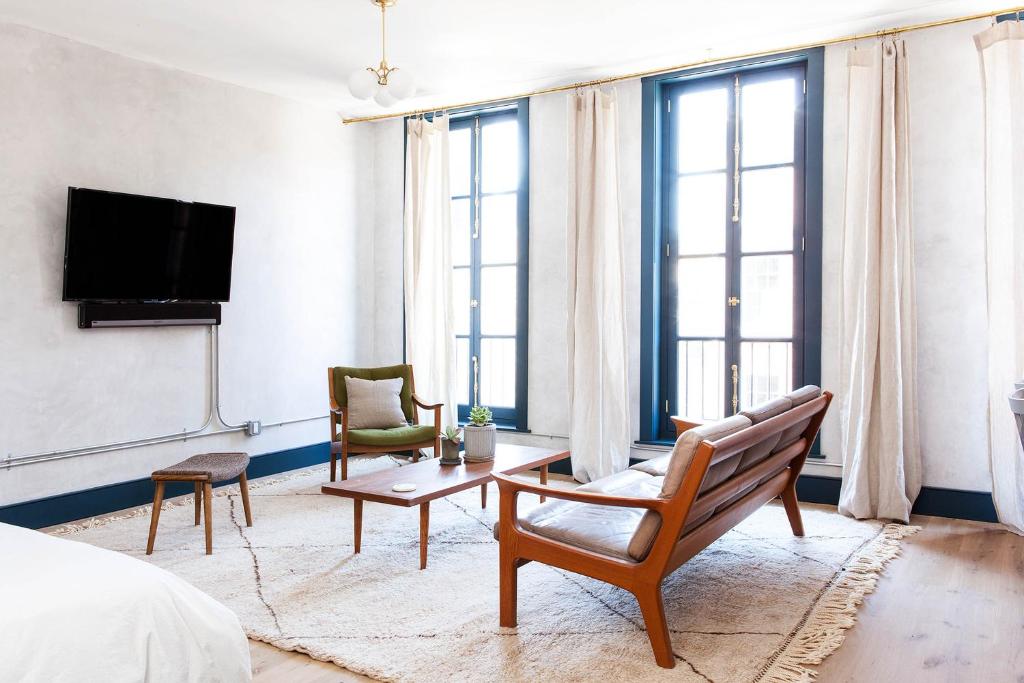 Lokal Hotel Old City - Tina