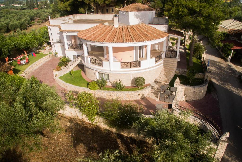 Budova, v ktorej sa vila nachádza