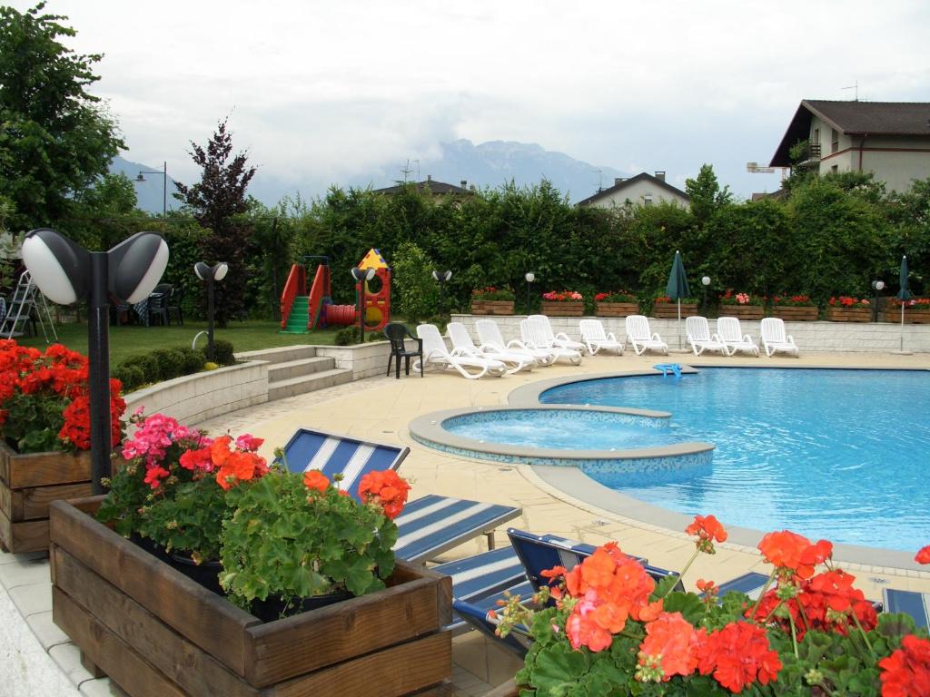 Bazén v ubytování Hotel Bellaria nebo v jeho okolí
