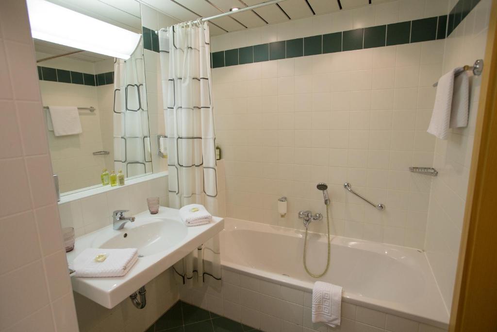 Koupelna v ubytování Hotel Bergkristall