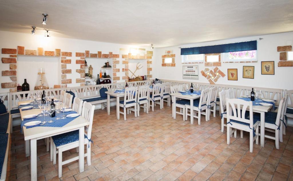 Restaurace v ubytování Weingut und Gästehaus Salzl