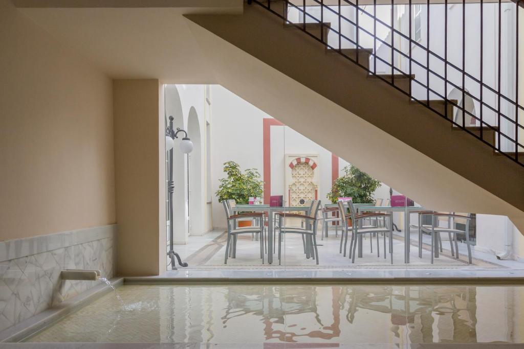 Hotel Macià Alfaros - Resim 17