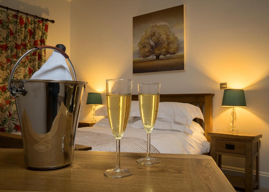The Horseshoe Country Inn - 