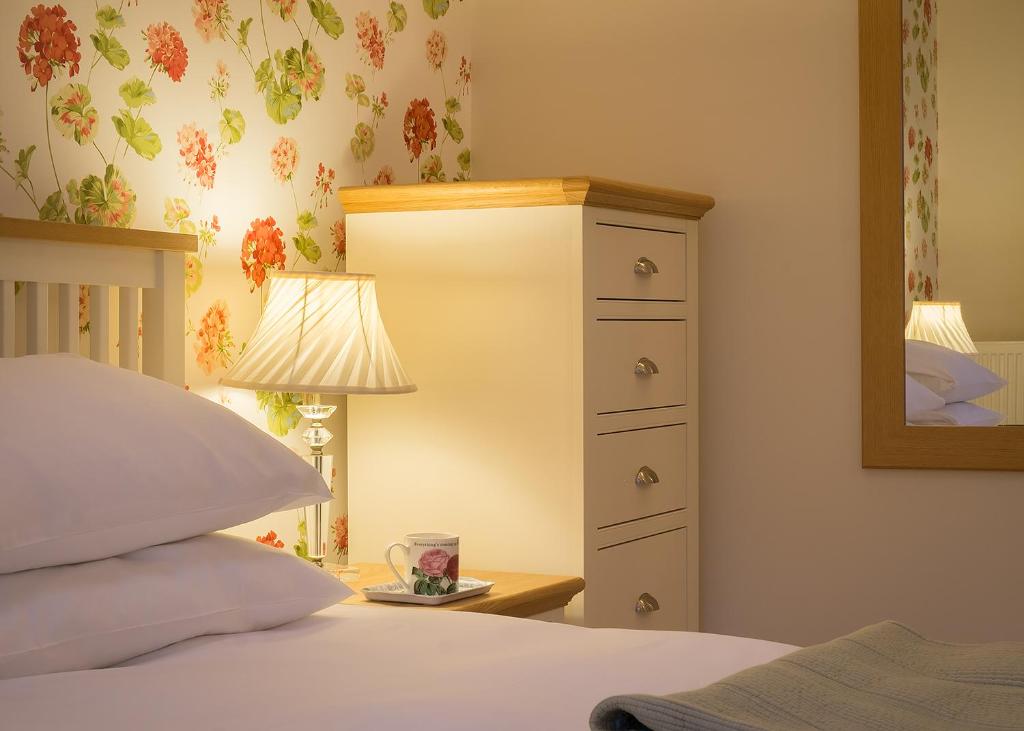The Horseshoe Country Inn - 