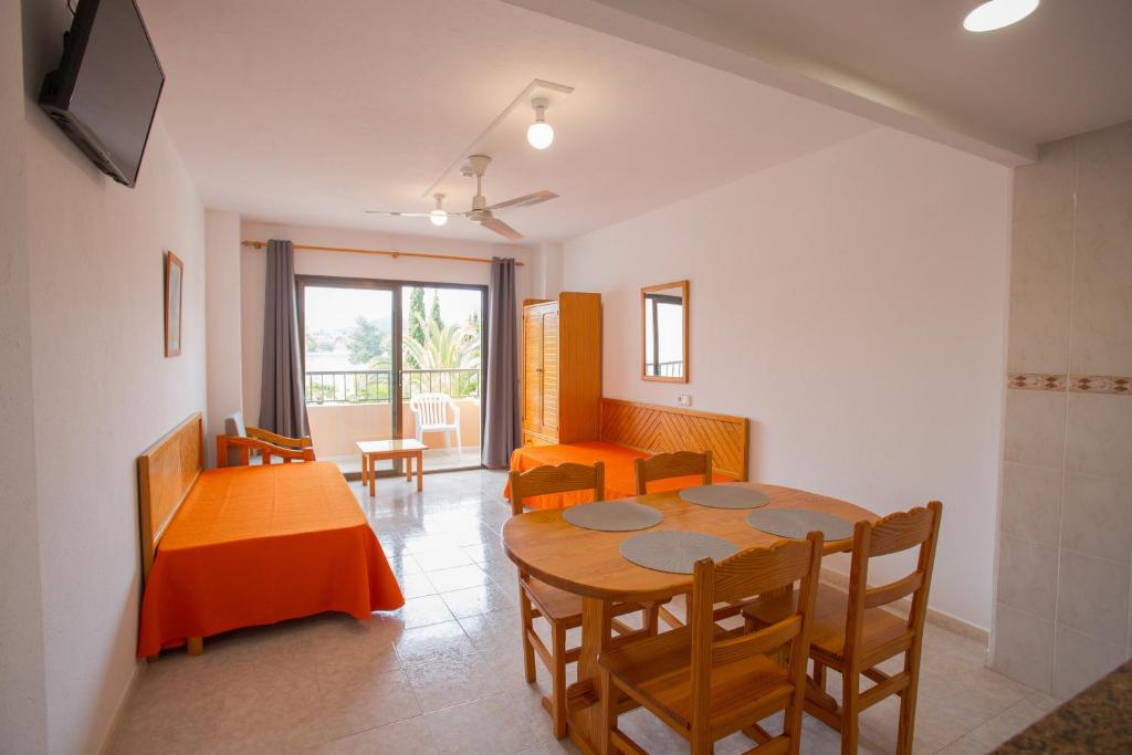 Apartamentos Zodiac, Bahia de Sant Antoni – Bijgewerkte ...