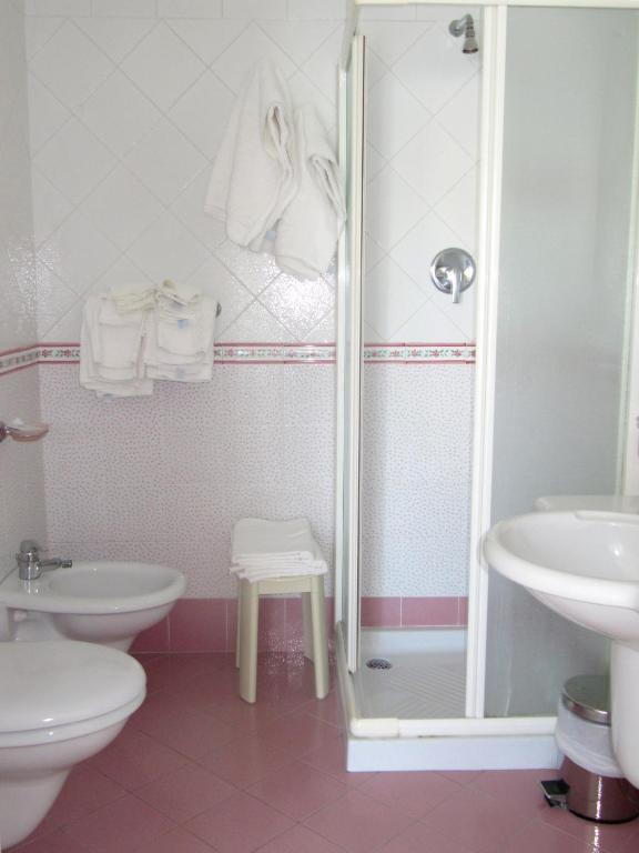 Koupelna v ubytování Hotel Monti