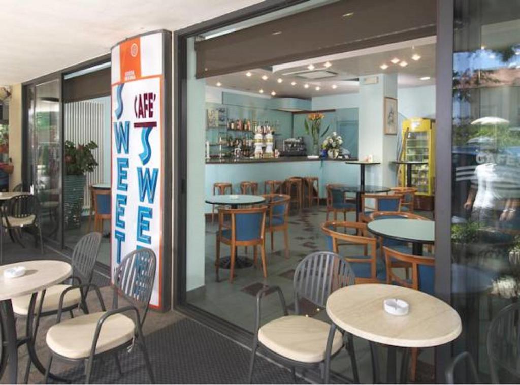 Restauracja lub miejsce do jedzenia w obiekcie Hotel Diana