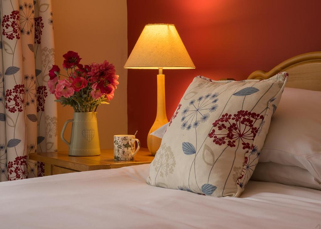 The Horseshoe Country Inn - 
