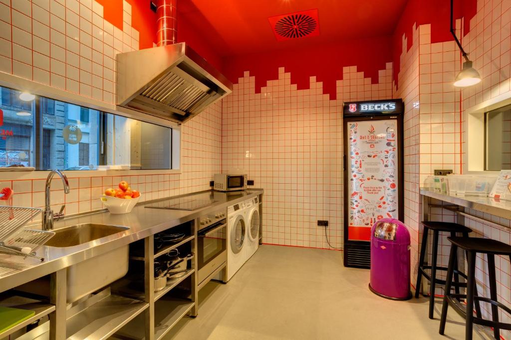 Kuchyň nebo kuchyňský kout v ubytování MEININGER Hotel Leipzig Hauptbahnhof