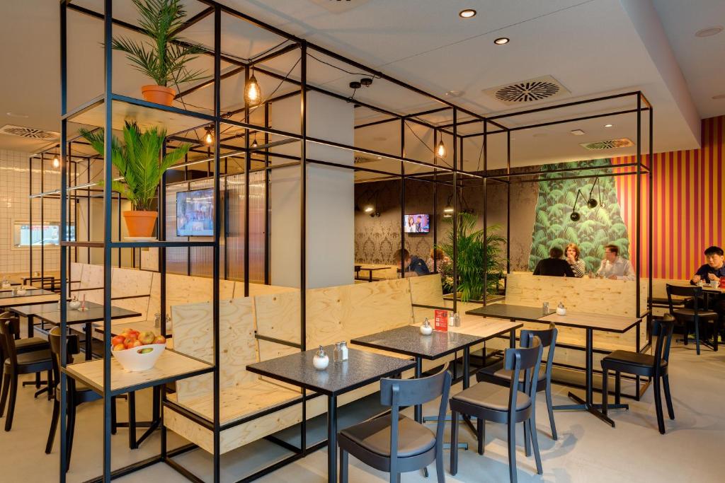 Restaurace v ubytování MEININGER Hotel Leipzig Hauptbahnhof