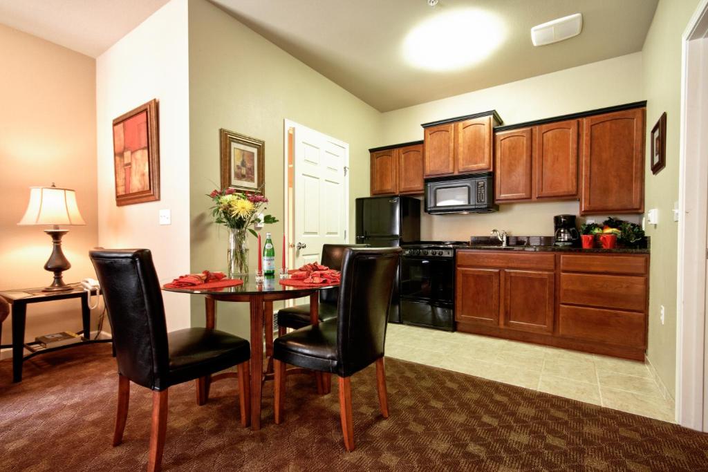 Stratford Suites Spokane Airport - Suite De Dos Dormitorios
