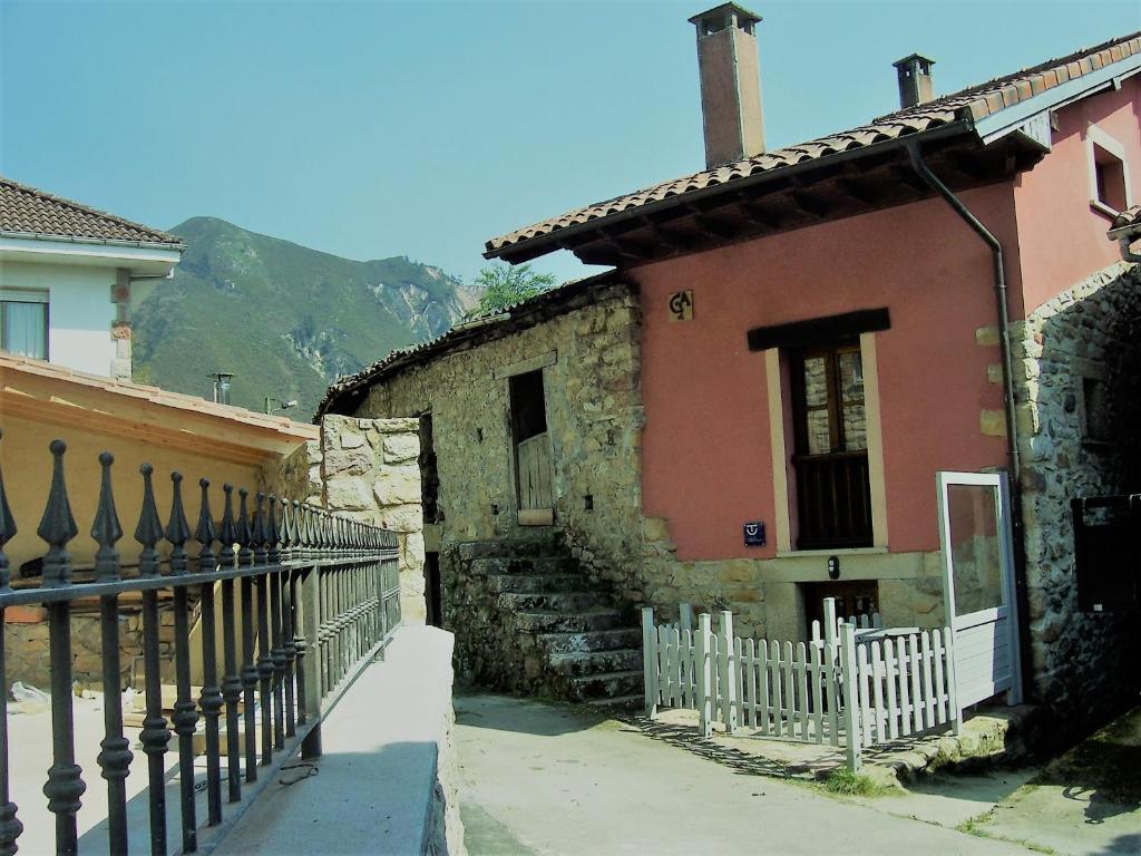 The building in which the country house is located