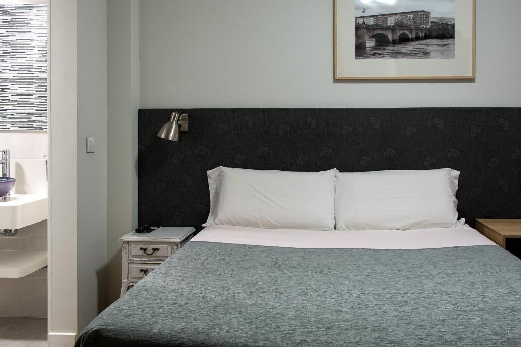 Pensión Laurel Self Check-in - 1