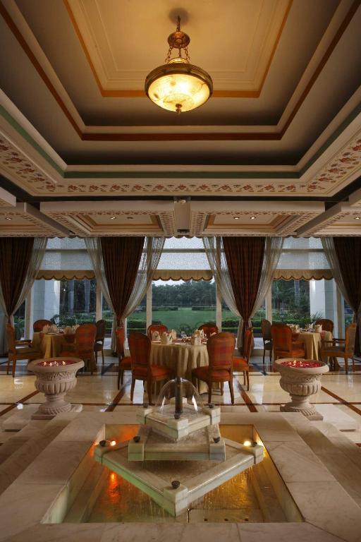 Posezení v ubytování Jaypee Palace Hotel