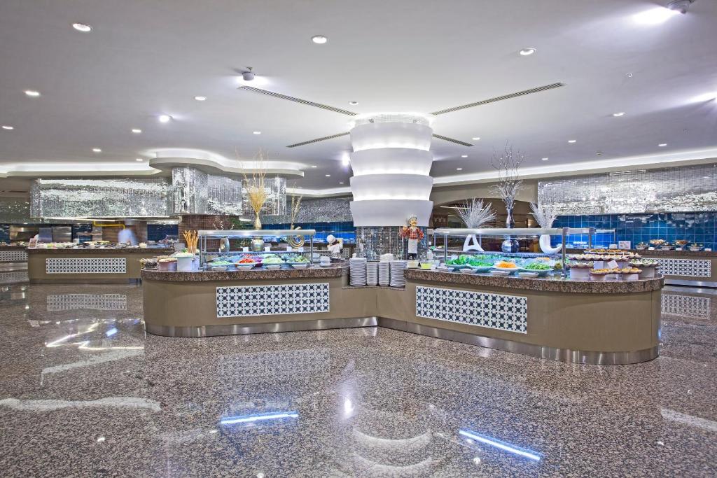 Restaurace v ubytování Sirene Belek Hotel