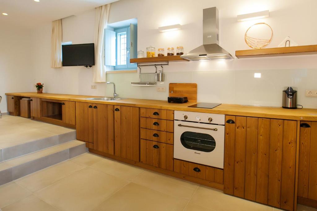 Lithos Guesthouse Kardamili - Deluxe Junior Suite