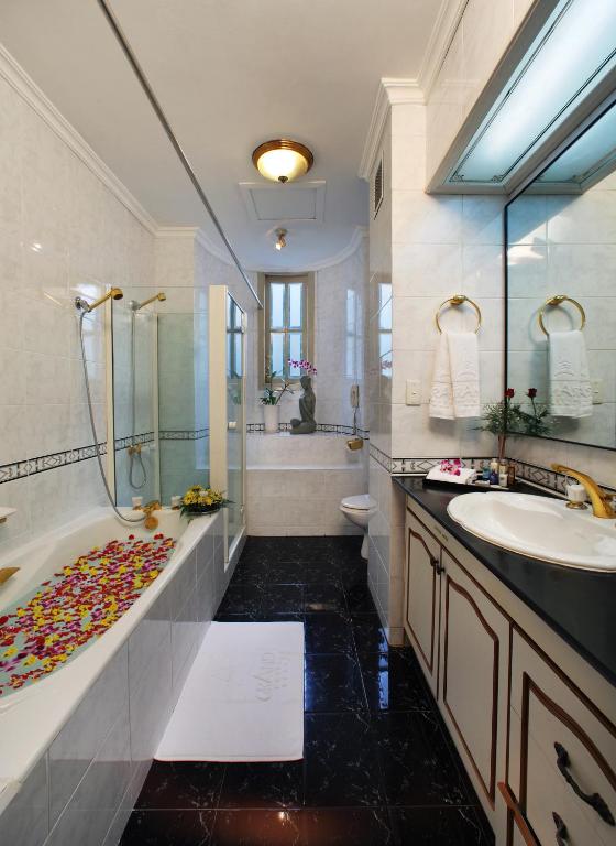 Suite Grand Executive Có Giường Cỡ King Nhìn Ra Thành Phố Hoặc Ban Công
