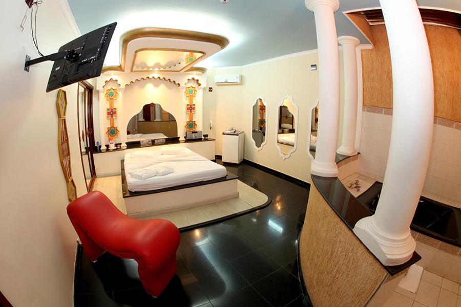  Hotel & Motel Le Baron