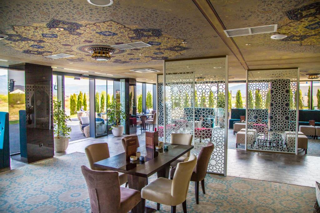 Posezení v ubytování Malak Regency Hotel