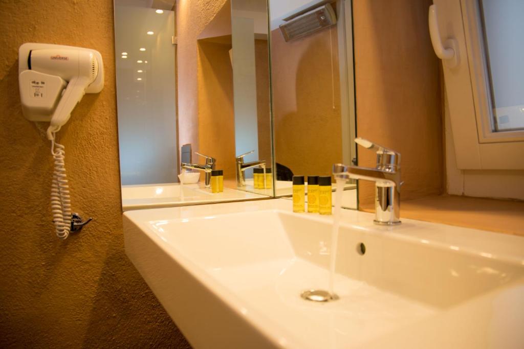 Achilleas Pension - 18