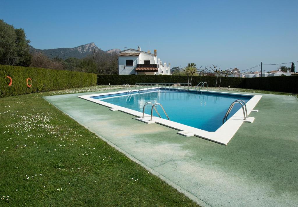 Bazén v ubytovaní Casas Plus Costa Brava alebo v jeho blízkosti