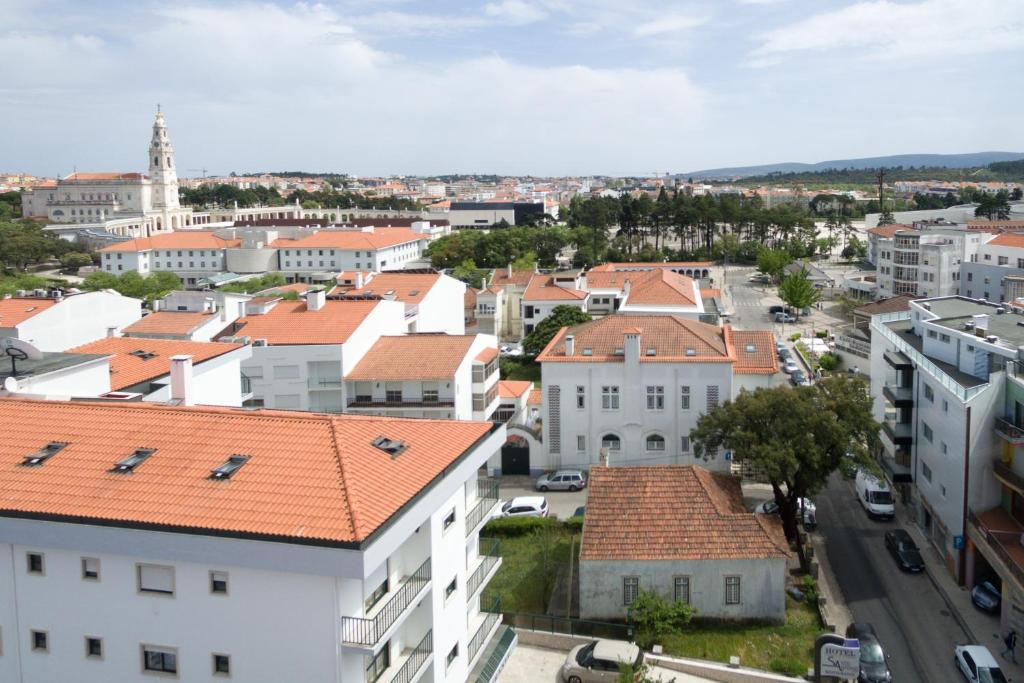 Uma visão geral de Fátima ou uma vista da cidade tirada do hotel