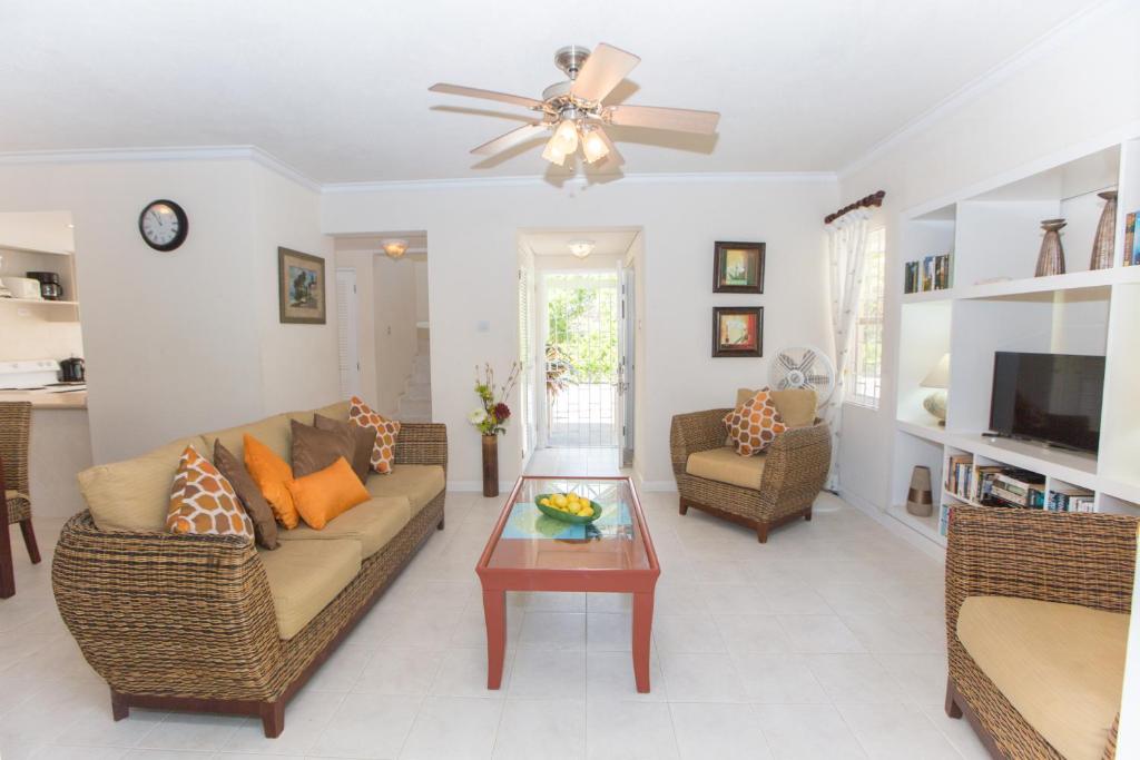 Seriento Oistins Christ Church - Housity