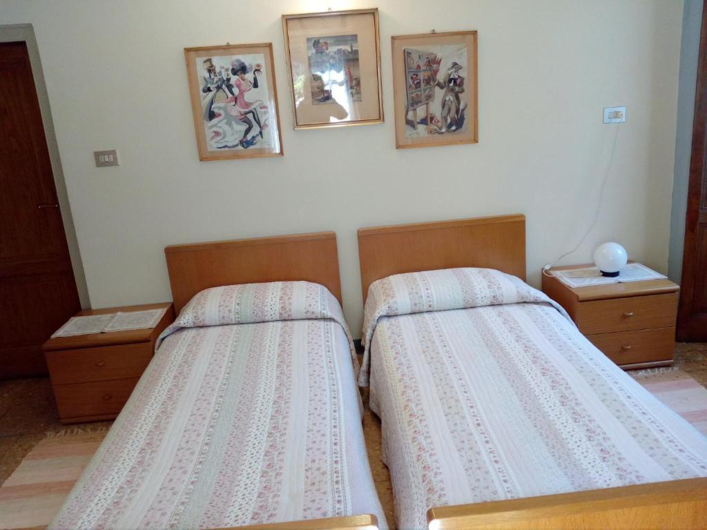 Albergo Milano 1920 - Twin Room With Shared Bathroom