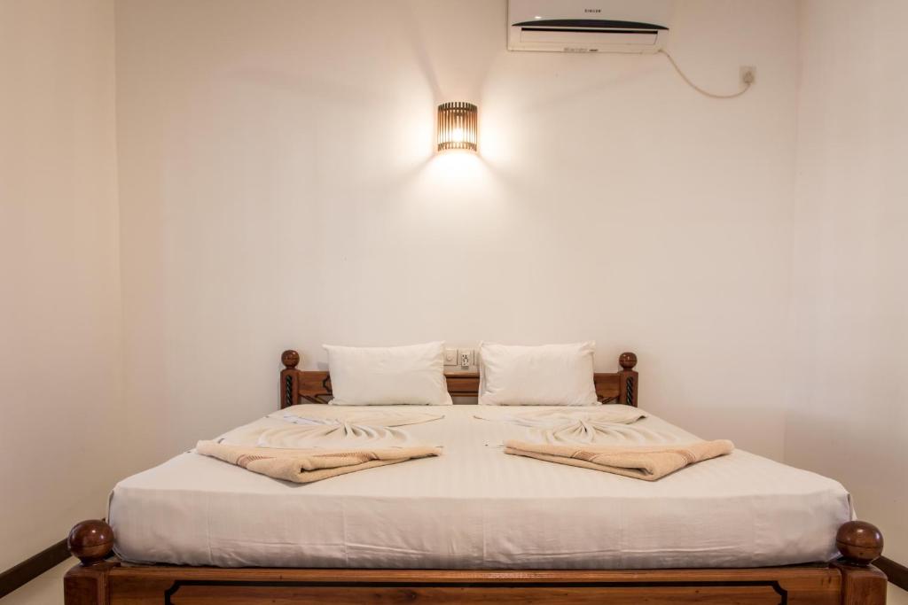 The Coconut Gardens Hotel & Restaurant - 10