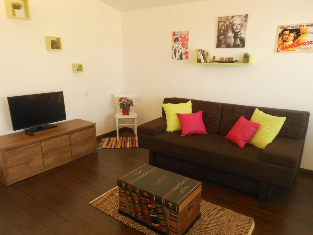 TV a/nebo společenská místnost v ubytování Apartments Marino