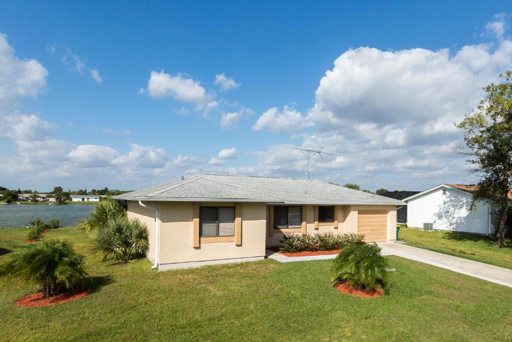 Lilsis by the Lake, Port Charlotte (updated prices 2024)