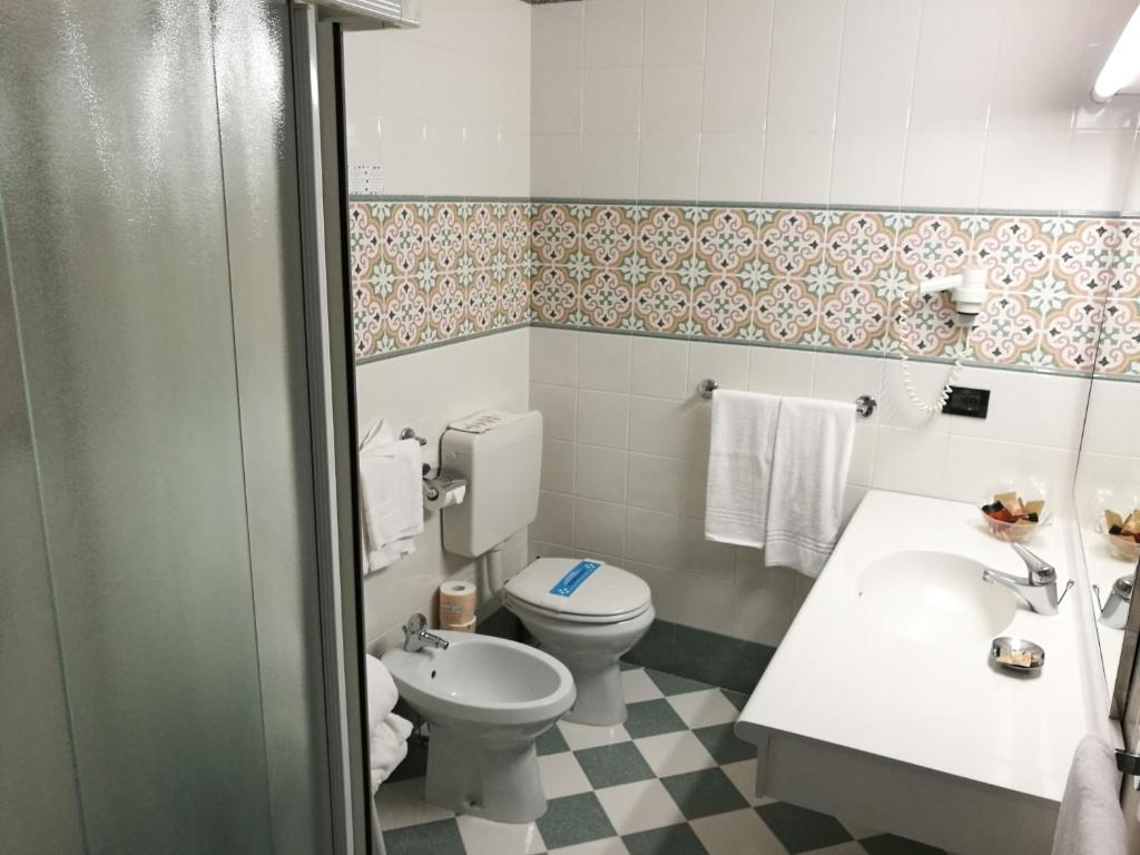 Koupelna v ubytování Hotel Miramare