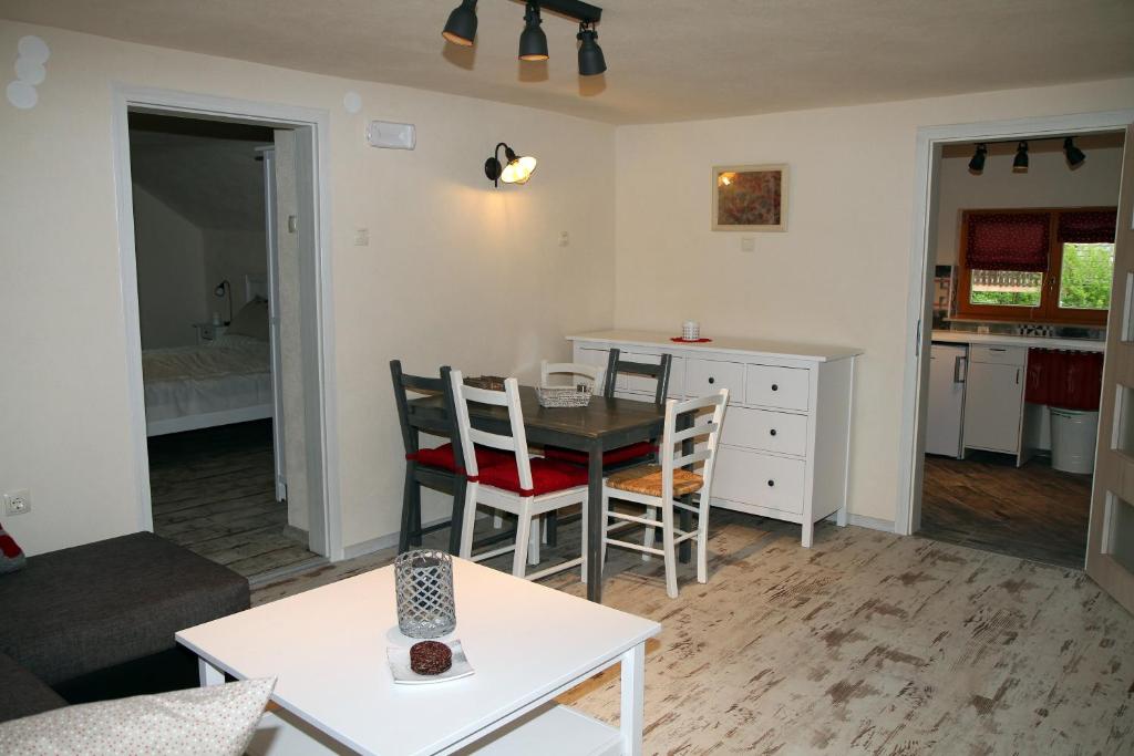 Fotografie z fotogalerie ubytování Apartma Obrh v destinaci Šmarješke Toplice