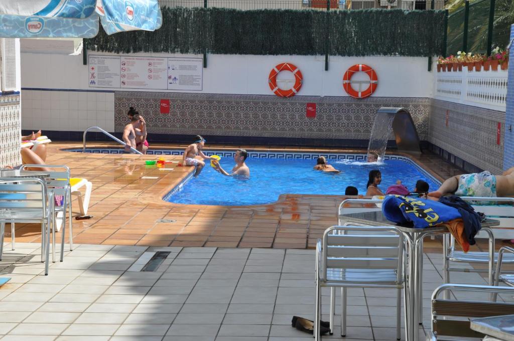 Bazén v ubytování Aparthotel Safari nebo v jeho okolí