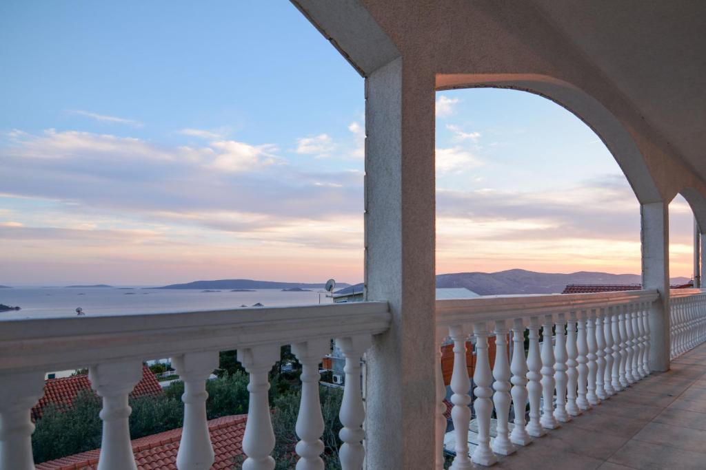 Apartments Ilak