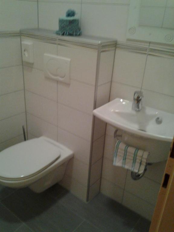 Koupelna v ubytování Arkadenhaus Steiner