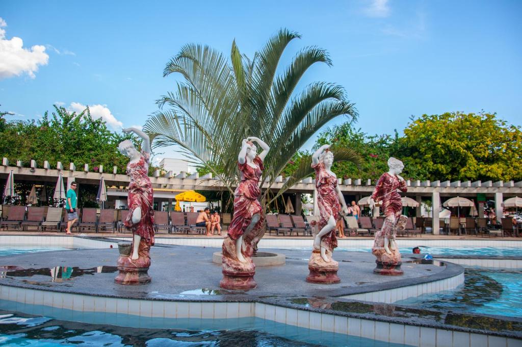 LACQUA DIROMA Hotéis e Parques, diversão 24h