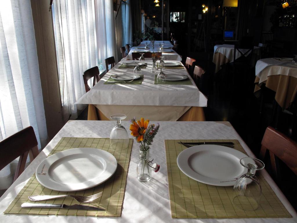 Restaurace v ubytování Hotel Martinez