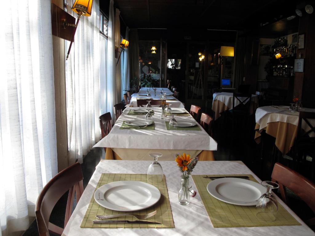 Restaurace v ubytování Hotel Martinez
