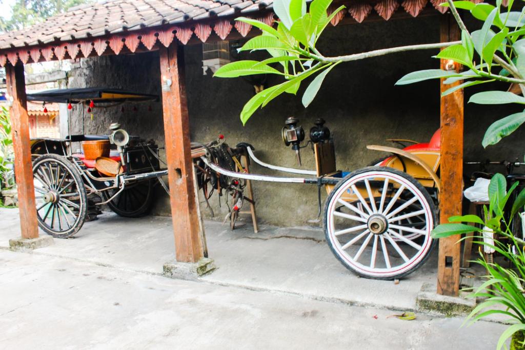 Fotografie z fotogalerie ubytování Griya Gribig Guest House Mitra RedDoorz v destinaci Malang
