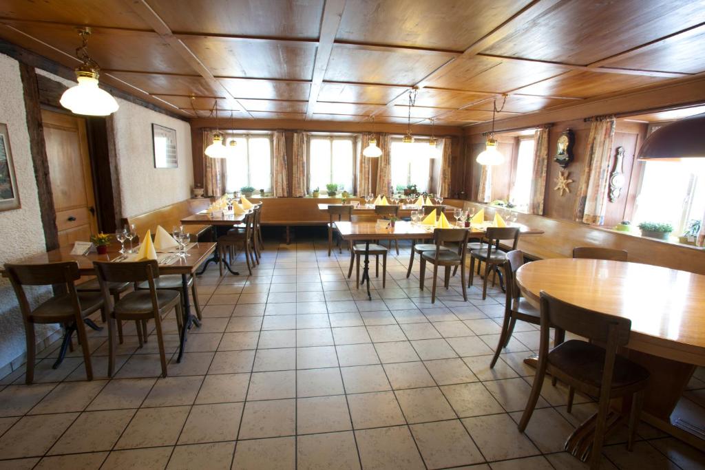 Restaurace v ubytování Hotel Gasthaus Hirschen