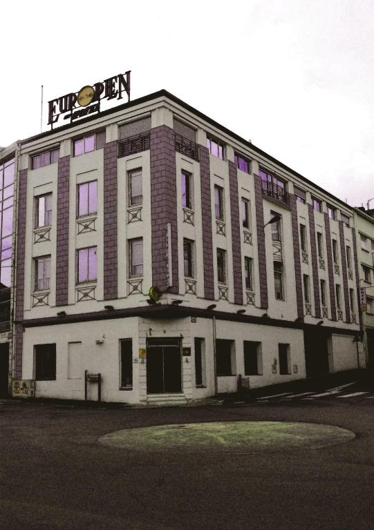 Gallery image of Cit&#39;Hotel Europeen in Angoulême