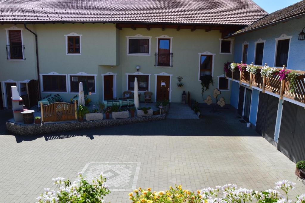 Budova, v ktorej sa farma nachádza