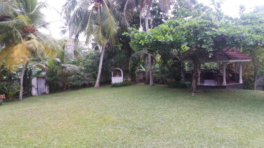 4 Seasons Guesthouse - 3