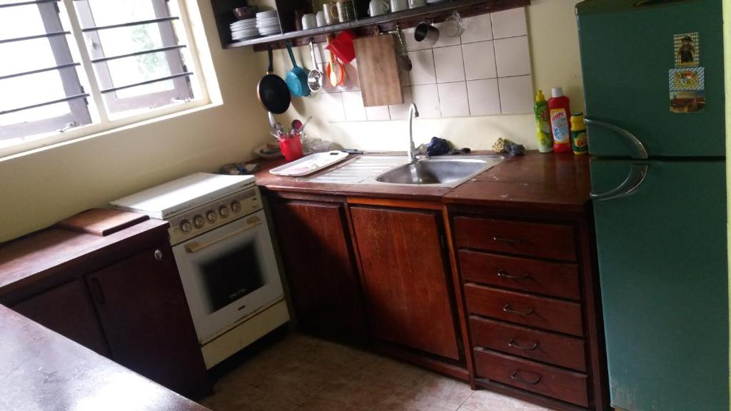 4 Seasons Guesthouse - 6