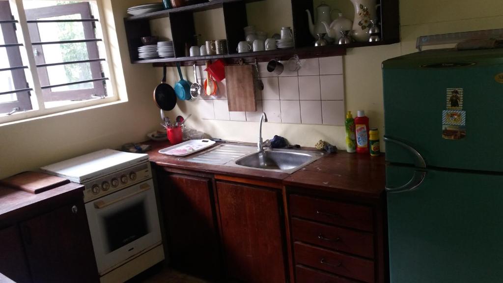 4 Seasons Guesthouse - 7