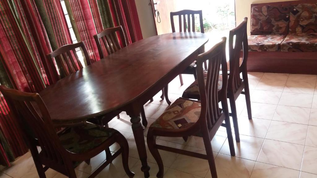 4 Seasons Guesthouse - 13