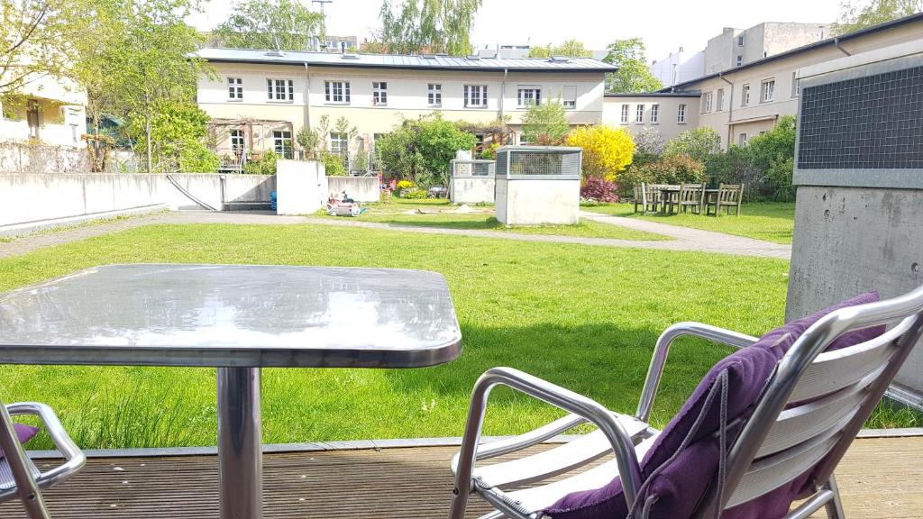 Zahrada ubytování NIEB by ROCKCHAIR Apartments l SUPERHOST Status l 3 Bedrooms Boxspringbeds 3 Bathrooms in Center "Kurfürstendamm" - Cozy Family & Business Flair welcomes you!