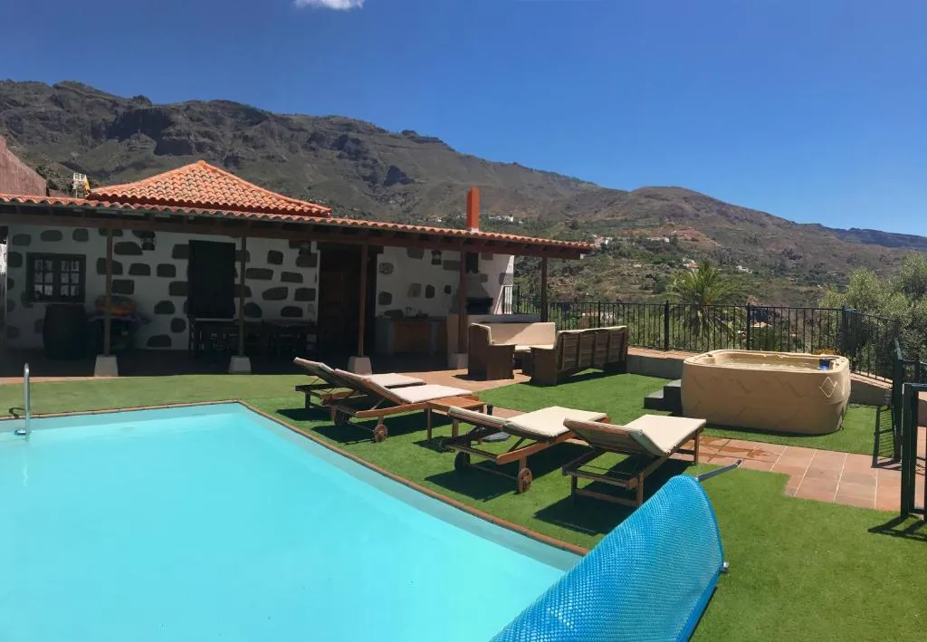 Casa rural con jacuzzi en Tunte